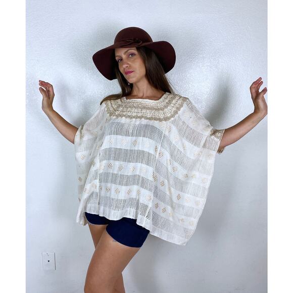 vintage 70s Cream OAXACAN Mexican Heavy EMBROIDERED CAPE top os cut out handmade - Picture 5 of 10